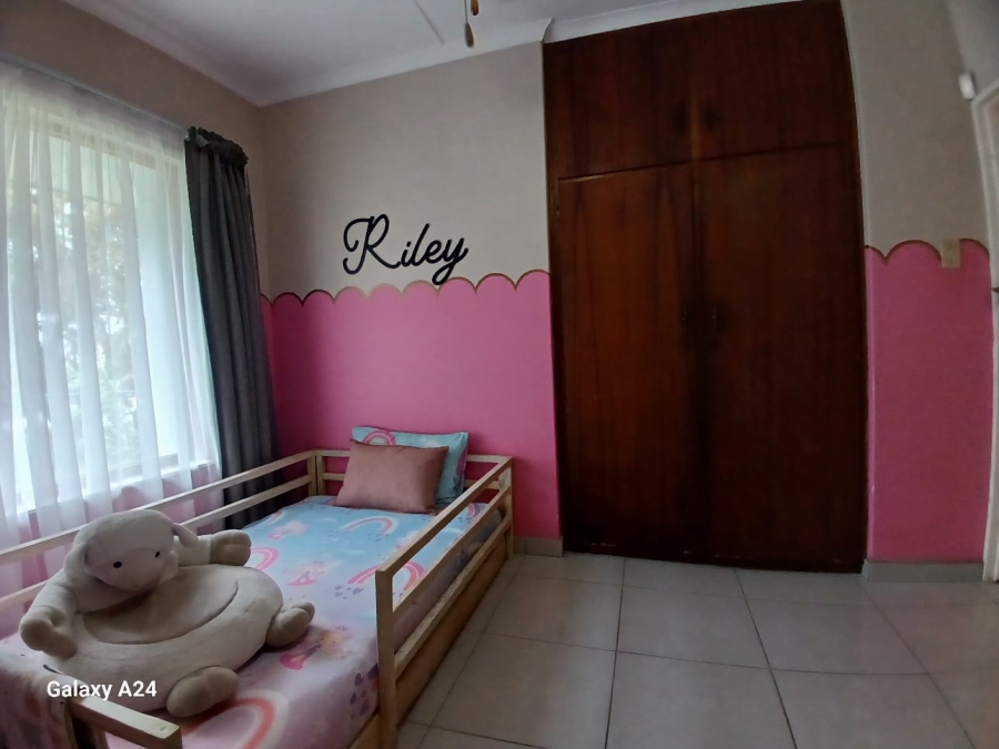 5 Bedroom Property for Sale in Beacon Bay Eastern Cape